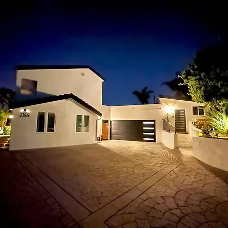 Casa Agave, 2 Bedroom, 1 Bath Guest House, With 3 Beds & Game Room